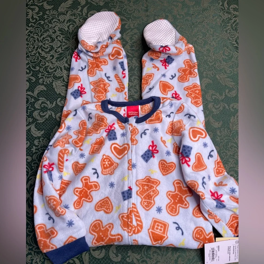 NWT 24m Gingerbread cutout cookies footie matching family pajamas sleeper unisex - Picture 1 of 6